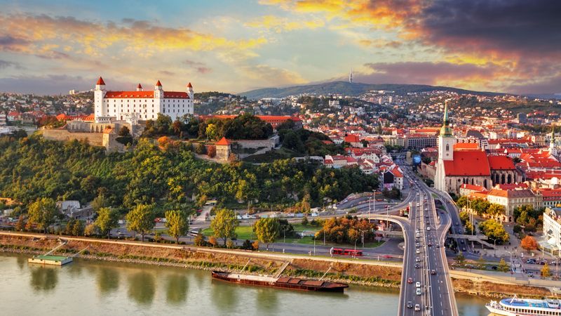Taking in 3 countries: The Danube and its traditions (port-to-port cruise)
