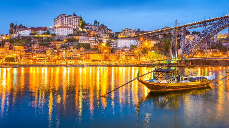 From Portugal to Spain: Porto, the Douro Valley (Portugal) and Salamanca (Spain) (port-to-port cruise)