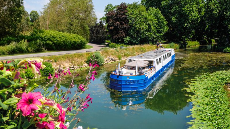 Fine Food and Wines on a Cruise through the Burgundy Region (port-to-port cruise)
