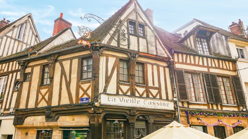 Historic Residences, Local Cuisine, and Hidden Gems in the Oise Valley (port-to-port cruise)