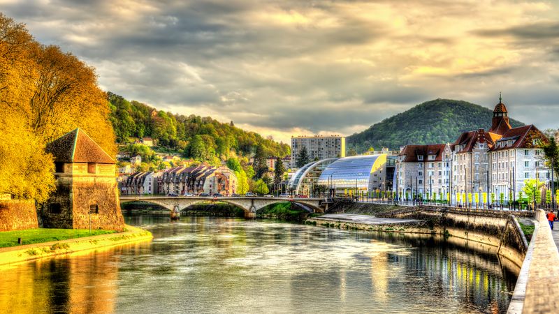 Remarkable Sites and Fine Wines on a Cruise through the Doubs Valley and Burgundy (port-to-port cruise)