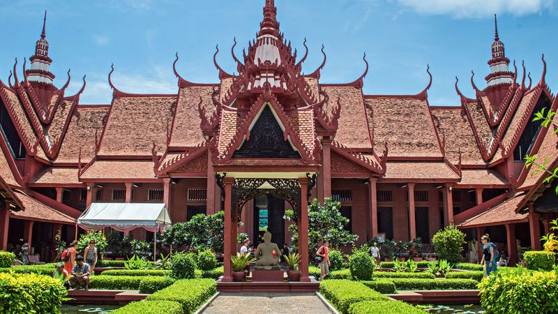 From the Mekong Delta to Siem Reap (port-to-port cruise)