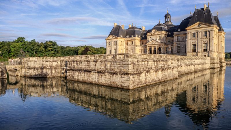 Revisit France's Past, its Royal Sites, and Medieval Cities during a Historic Cruise on the Petite Seine  (port-to-port cruise)