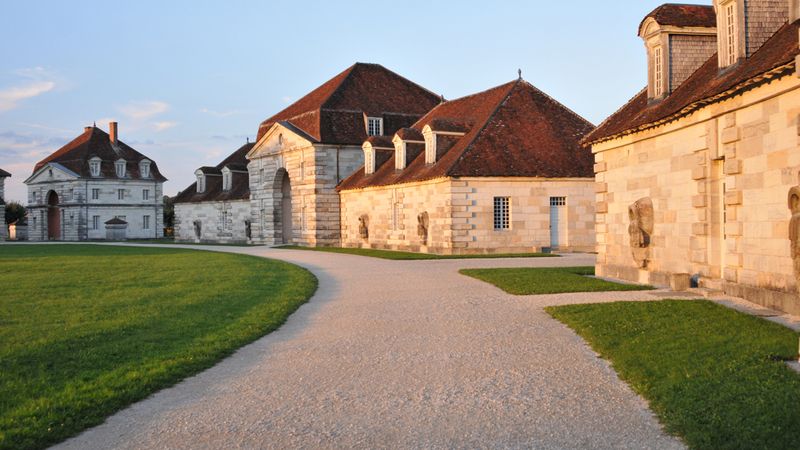 Remarkable Sites and Fine Wines on a Cruise through the Doubs Valley and Burgundy (port-to-port cruise)