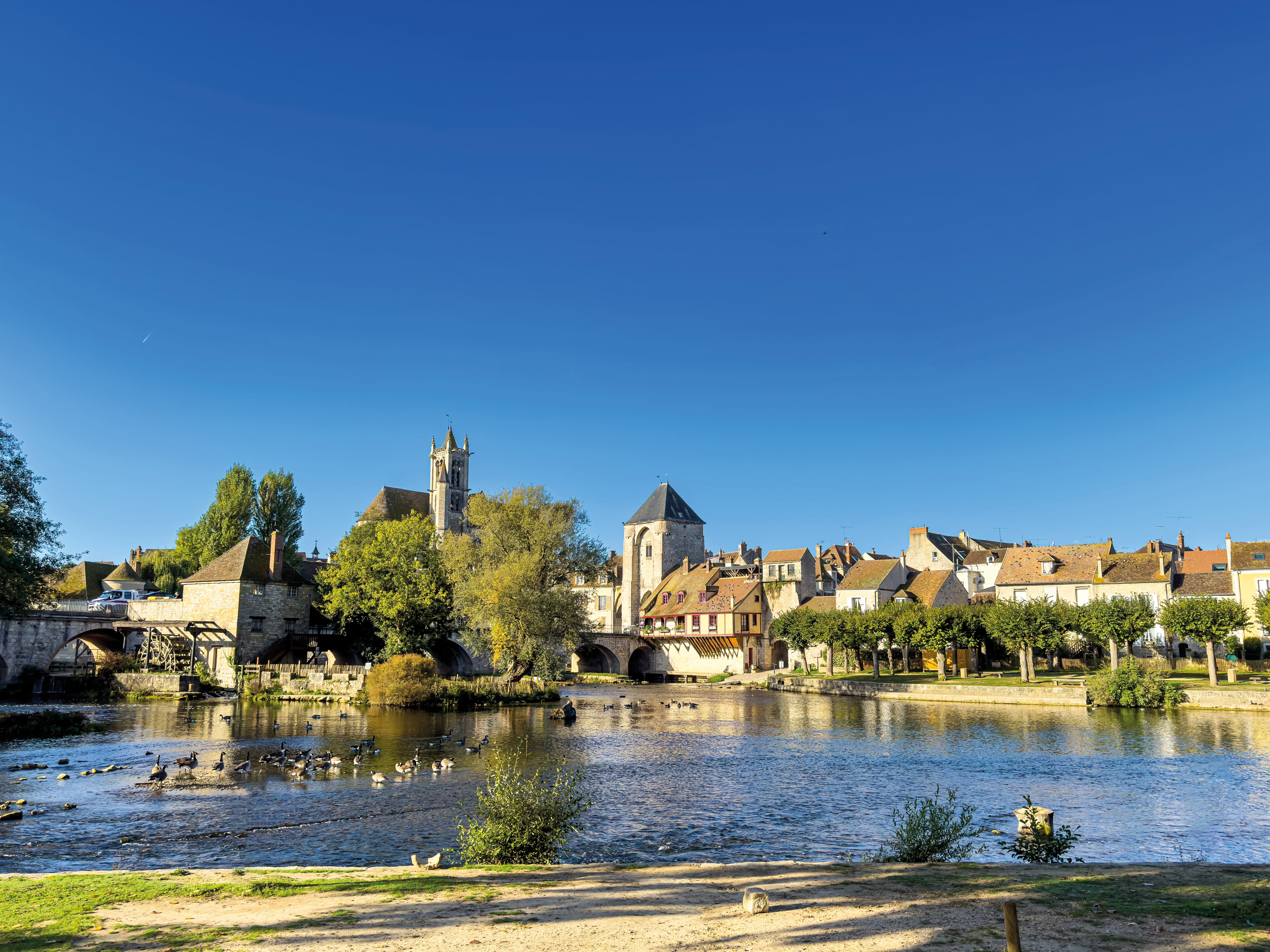 Little Gems of the Seine: Between Bucolic Stopovers and Royal Shores The Majestic Seine Aboard a Paddle-Wheel Boat (port-to-port cruise)