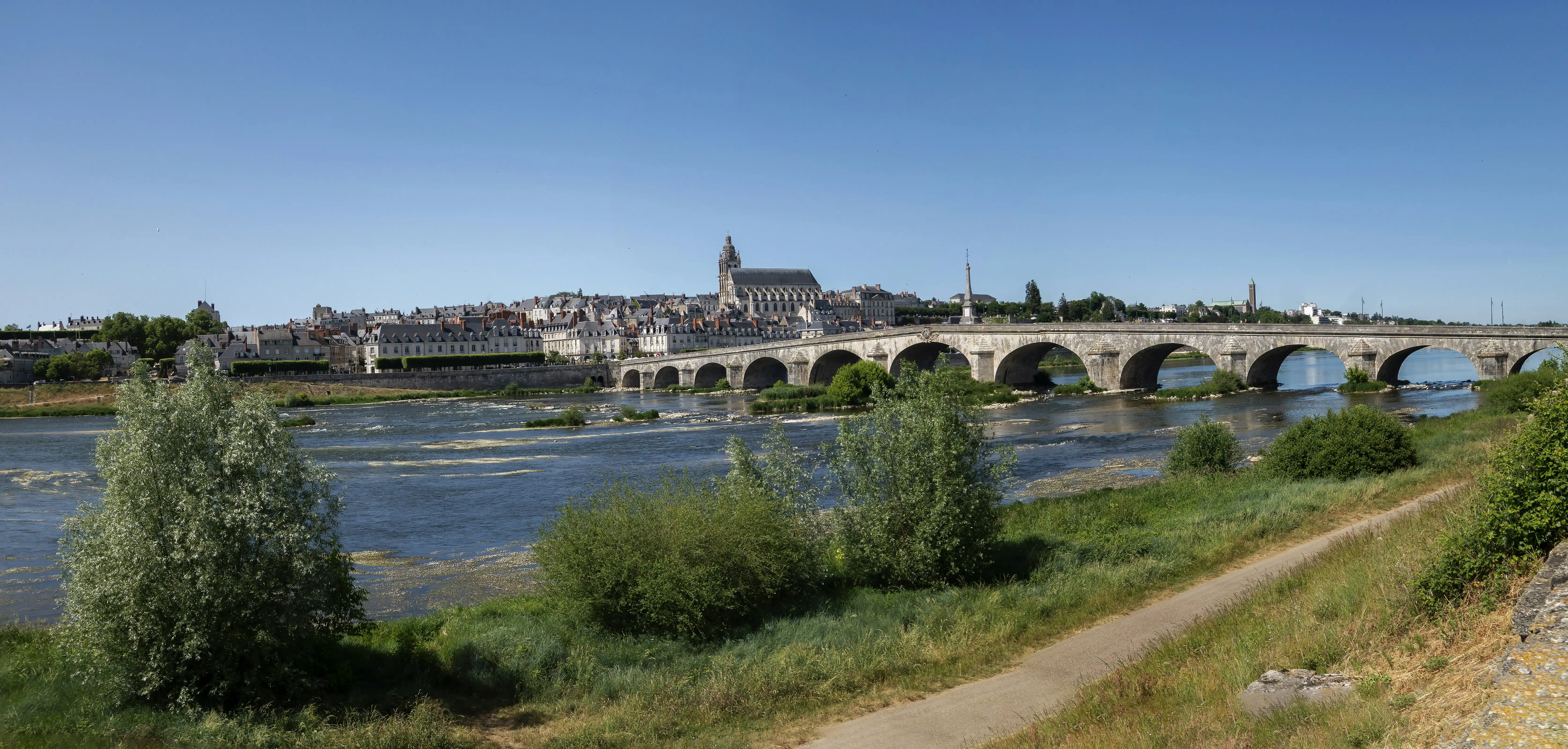 Loire River by Snap Wander